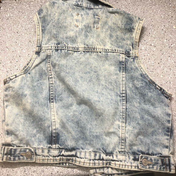 Sleeveless Denim Jacket - Picture 2 of 4